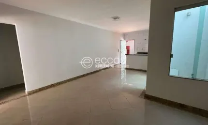 Casa à venda, 3 quartos, 1 suíte, 2 vagas, santa mônica - uberlândia/mg
