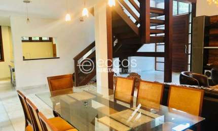 Casa em condomínio à venda, 4 quartos, 2 suítes, 3 vagas, Ville de Montagne - Nova Lima/MG