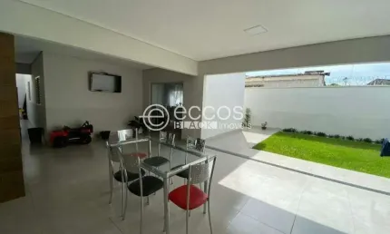 Casa à venda, 3 quartos, 1 suíte, 3 vagas, Planalto - Uberlândia/MG
