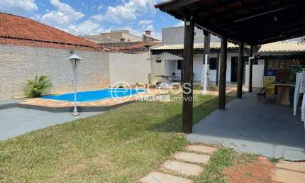 Casa à venda, 2 quartos, 1 suíte, 4 vagas, Alto Umuarama - Uberlândia/MG
