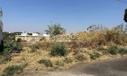 Terreno à venda na Rua Afif Attiê, --, Jardim Patrícia, Uberlândia