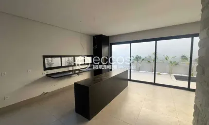 Casa em condomínio à venda, 3 quartos, 3 suítes, 4 vagas, Laranjeiras - Uberlândia/MG