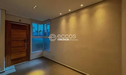 Casa em condomínio à venda, 3 quartos, 1 suíte, 2 vagas, Granja Marileusa - Uberlândia/MG