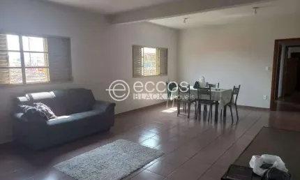 Apartamento à venda, 3 quartos, 1 suíte, 2 vagas, Nossa Senhora Aparecida - Uberlândia/MG