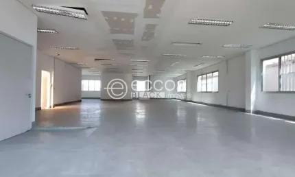 Sala comercial para aluguel, 3 vagas, Tabajaras - Uberlândia/MG