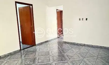 Casa à venda, 3 quartos, 1 suíte, 6 vagas, Jardim Brasília - Uberlândia/MG