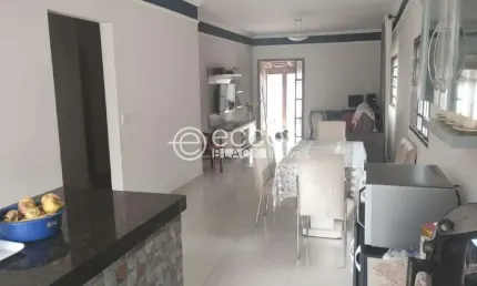 Casa à venda, 3 quartos, 1 suíte, 4 vagas, Maravilha - Uberlândia/MG