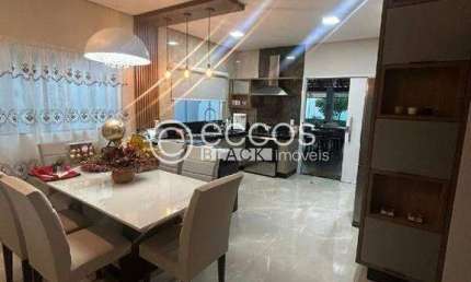 Casa à venda, 3 quartos, 1 suíte, 3 vagas, Jardim Sul - Uberlândia/MG
