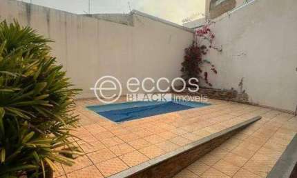 Casa à venda, 2 quartos, 1 suíte, 3 vagas, Jardim Patrícia - Uberlândia/MG