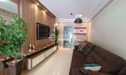 Casa à venda, 3 quartos, 1 suíte, 2 vagas, Dona Zulmira - Uberlândia/MG