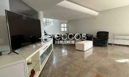 Casa à venda, 5 quartos, 4 suítes, 4 vagas, Morada da Colina - Uberlândia/MG