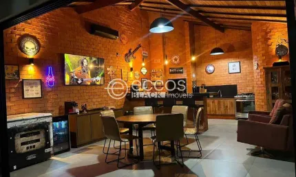 Casa à venda, 3 quartos, 3 suítes, 4 vagas, Jardim Colina - Uberlândia/MG
