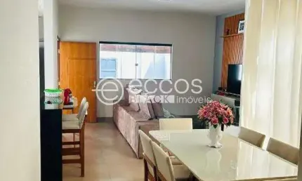 Casa à venda, 3 quartos, 2 suítes, 5 vagas, Alto Umuarama - Uberlândia/MG