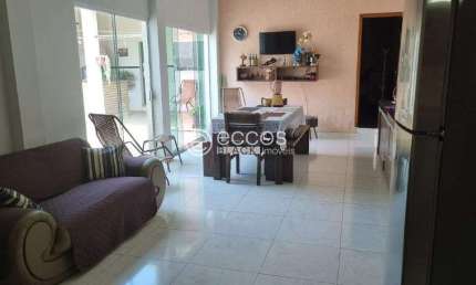 Casa à venda, 4 quartos, 2 suítes, 6 vagas, Cidade Jardim - Uberlândia/MG