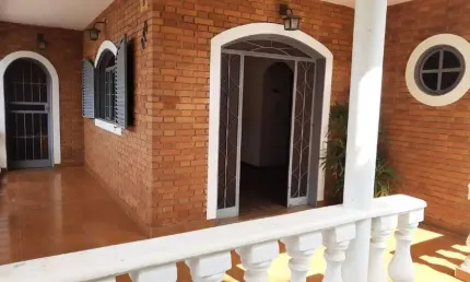 Casa à venda, 5 quartos, 2 suítes, 3 vagas, Tabajaras - Uberlândia/MG