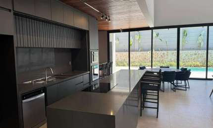 Casa em condomínio à venda, 4 quartos, 4 suítes, 4 vagas, Granja Marileusa - Uberlândia/MG