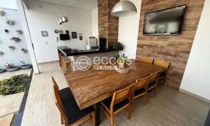Casa à venda, 3 quartos, 1 suíte, 2 vagas, Laranjeiras - Uberlândia/MG