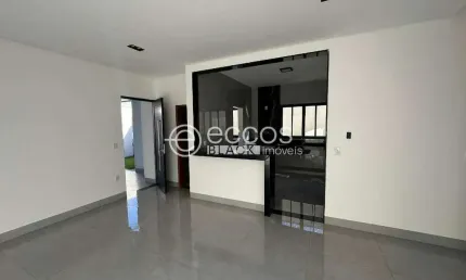 Casa à venda, 3 quartos, 1 suíte, 3 vagas, Laranjeiras - Uberlândia/MG