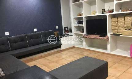 Casa à venda, 3 quartos, 2 vagas, Alvorada - Uberlândia/MG