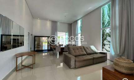 Casa em condomínio à venda, 3 quartos, 3 suítes, 4 vagas, Nova Uberlândia - Uberlândia/MG