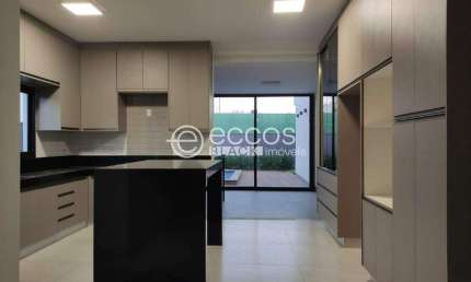 Casa em condomínio à venda, 4 quartos, 4 suítes, 2 vagas, Granja Marileusa - Uberlândia/MG