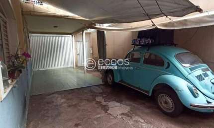 Casa à venda, 4 quartos, 1 suíte, 3 vagas, Saraiva - Uberlândia/MG