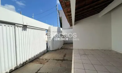 Casa à venda, 4 quartos, 2 suítes, 4 vagas, Santa Luzia - Uberlândia/MG