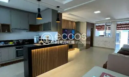 Casa à venda, 3 quartos, 1 suíte, 2 vagas, Grand Ville - Uberlândia/MG