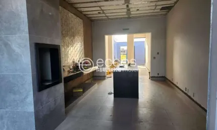 Casa à venda, 3 quartos, 2 suítes, 2 vagas, Aclimação - Uberlândia/MG