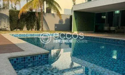 Casa à venda, 3 quartos, 3 suítes, 3 vagas, Jardim Karaíba - Uberlândia/MG