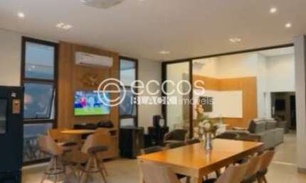 Casa em condomínio à venda, 3 quartos, 3 suítes, 2 vagas, Granja Marileusa - Uberlândia/MG