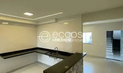 Casa à venda, 3 quartos, 3 suítes, 1 vaga, Jardim Patrícia - Uberlândia/MG