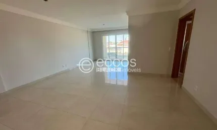 Apartamento à venda, 3 quartos, 1 suíte, 2 vagas, Martins - Uberlândia/MG