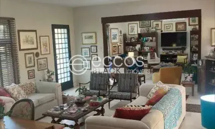 Casa à venda, 3 quartos, 1 suíte, 4 vagas, Morada da Colina - Uberlândia/MG