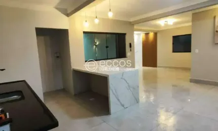 Casa à venda, 4 quartos, 1 suíte, 2 vagas, Santa Luzia - Uberlândia/MG