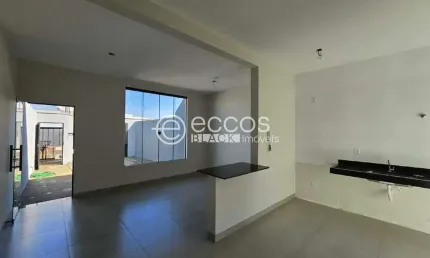 Casa à venda, 2 quartos, 1 suíte, 2 vagas, Laranjeiras - Uberlândia/MG
