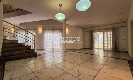Casa à venda, 4 quartos, 3 suítes, 4 vagas, Morada da Colina - Uberlândia/MG
