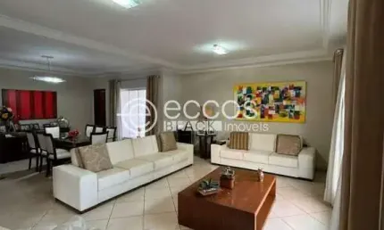 Casa à venda, 4 quartos, 4 suítes, 13 vagas, Cidade Jardim - Uberlândia/MG