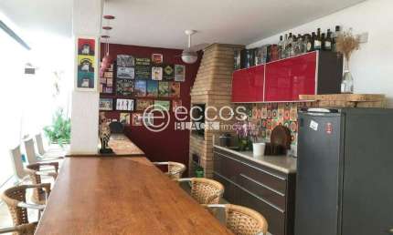 Casa à venda, 4 quartos, 4 suítes, 2 vagas, Morada da Colina - Uberlândia/MG