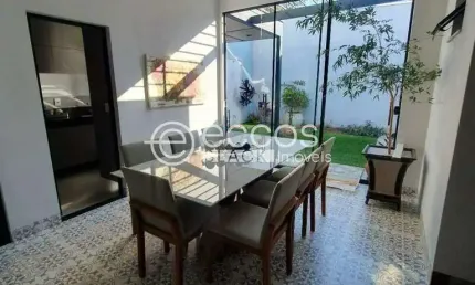Casa à venda, 3 quartos, 1 suíte, 1 vaga, Laranjeiras - Uberlândia/MG