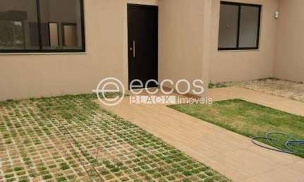 Casa à venda, 2 quartos, 1 suíte, 1 vaga, Santa Rosa - Uberlândia/MG