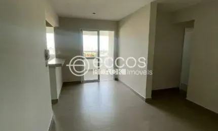 Apartamento à venda, 3 quartos, 1 suíte, 2 vagas, Segismundo Pereira - Uberlândia/MG