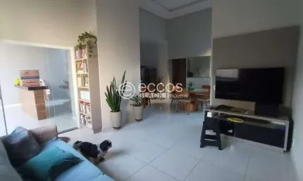 Casa à venda, 4 quartos, 1 suíte, 2 vagas, Jardim Europa - Uberlândia/MG