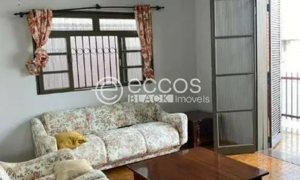 Casa à venda, 3 quartos, 1 suíte, 3 vagas, Cazeca - Uberlândia/MG