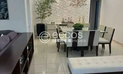 Apartamento à venda, 3 quartos, 3 suítes, 2 vagas, Fundinho - Uberlândia/MG