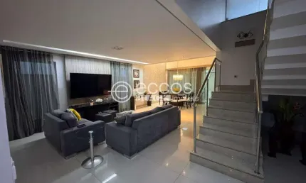 Casa em condomínio para aluguel, 3 quartos, 3 suítes, 2 vagas, Nova Uberlândia - Uberlândia/MG