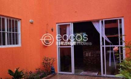 Casa à venda, 2 quartos, 2 suítes, 1 vaga, São Judas Tadeu - ARAGUARI/MG