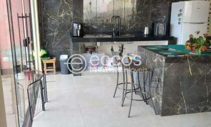 Casa à venda, 3 quartos, 1 suíte, 2 vagas, Maravilha - Uberlândia/MG