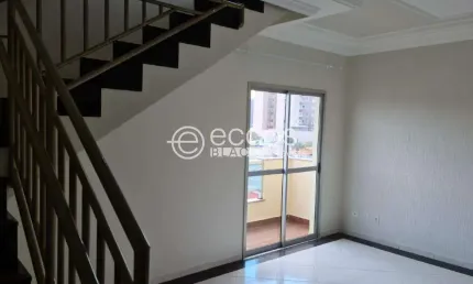 Cobertura à venda, 4 quartos, 2 suítes, 2 vagas, Santa Mônica - Uberlândia/MG