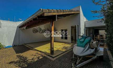 Casa à venda, 3 quartos, 1 suíte, 3 vagas, Santa Rosa - Uberlândia/MG